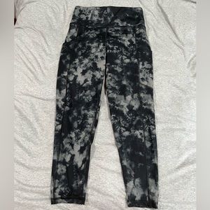 American Eagle Outfitters Black and Gray Tie-Dye Leggings